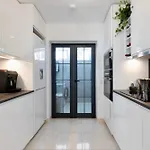 - Heated Pool, Aircon 빌라