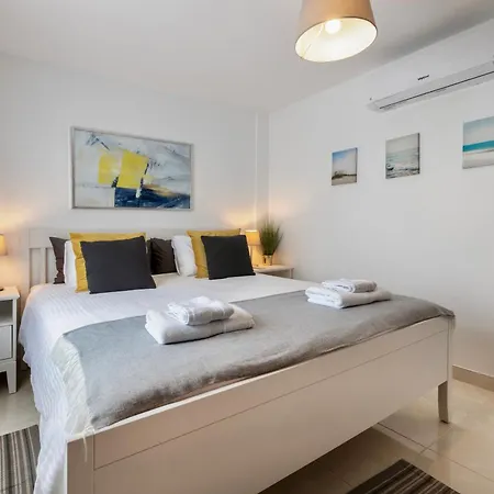 - Heated Pool, Aircon *