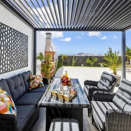 - Heated Pool, Aircon Villa