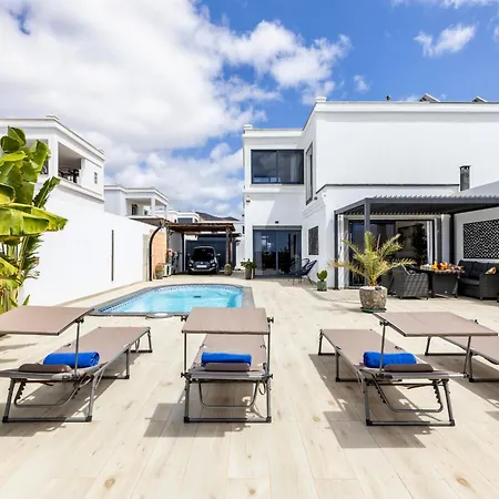 - Heated Pool, Aircon Villa