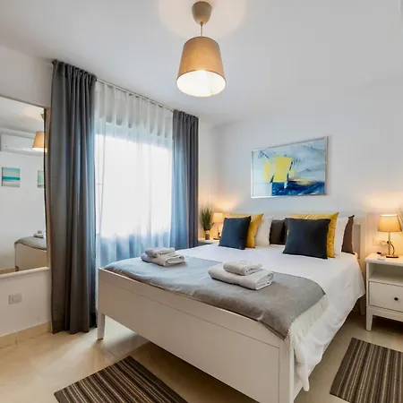 - Heated Pool, Aircon Villa Playa Blanca (Lanzarote)