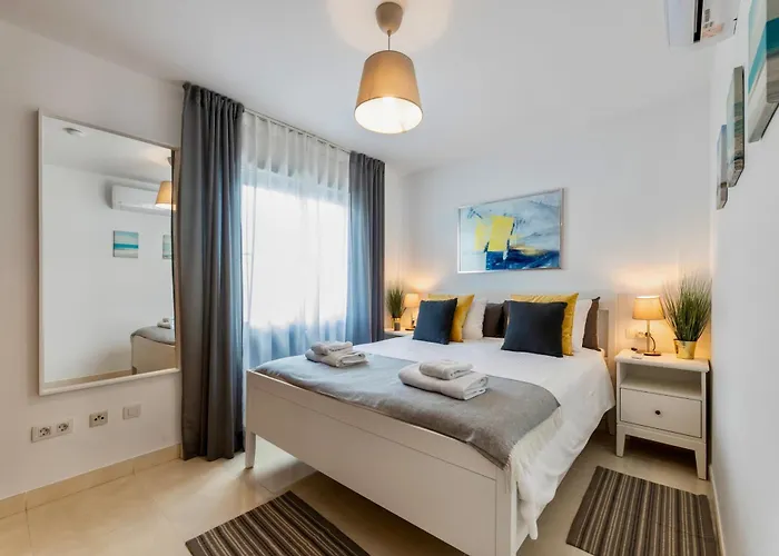 - Heated Pool, Aircon Villa Playa Blanca (Lanzarote)