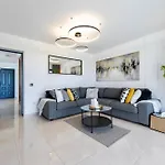 - Heated Pool, Aircon Villa Playa Blanca (Lanzarote)