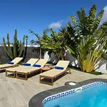 - Heated Pool, Aircon Playa Blanca (Lanzarote)