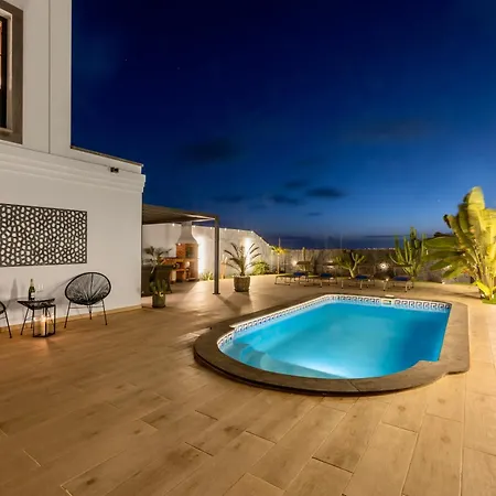 - Heated Pool, Aircon Playa Blanca