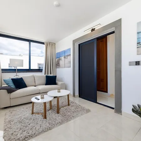 - Heated Pool, Aircon * Playa Blanca