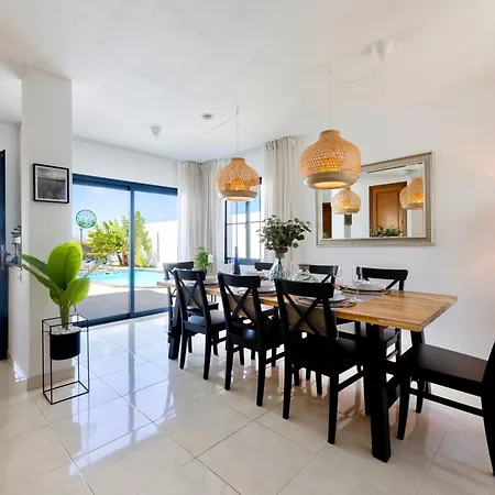 - Heated Pool, Aircon Playa Blanca