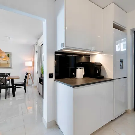 - Heated Pool, Aircon Villa Playa Blanca