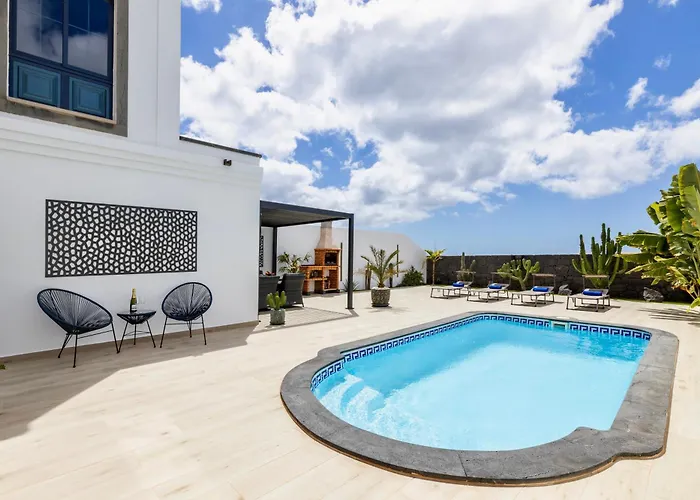 - Heated Pool, Aircon * Playa Blanca (Lanzarote)