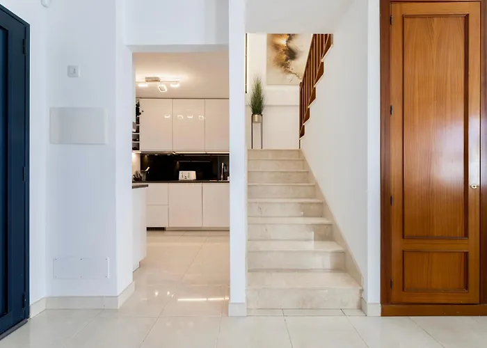 - Heated Pool, Aircon Playa Blanca (Lanzarote)